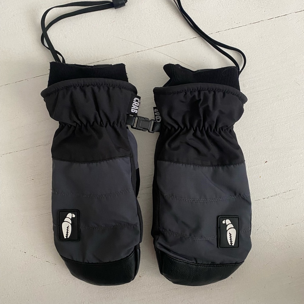Snow mittens